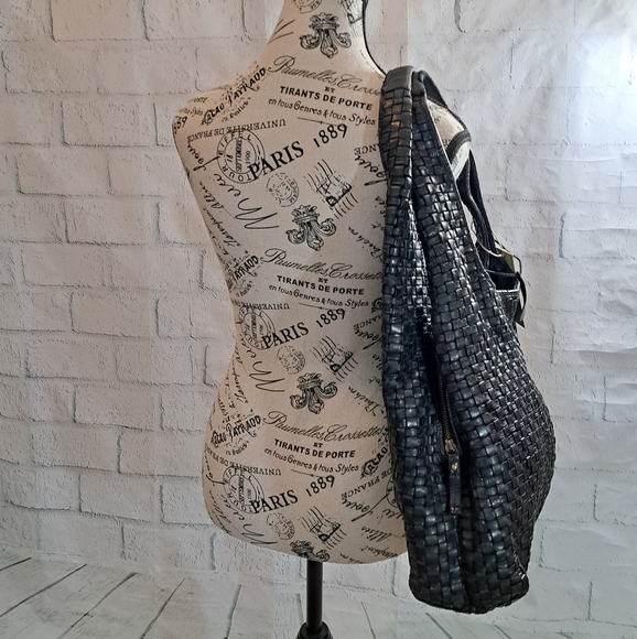 SALE. XL New leather shoulder bag from India - Picture 4 of 16